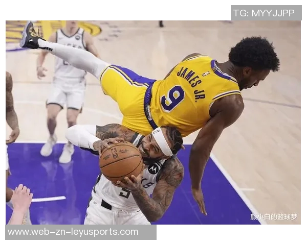 卧龙凤雏组合再现赛场风采美媒调侃艾顿与布朗尼的精彩对决 卧龙凤雏组合再现赛场风采美媒调侃艾顿与布朗尼的精彩对决