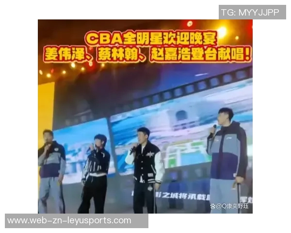 周琦儿子糊糊与曾凡博亲密互动温馨瞬间引发关注 周琦儿子糊糊与曾凡博亲密互动温馨瞬间引发关注