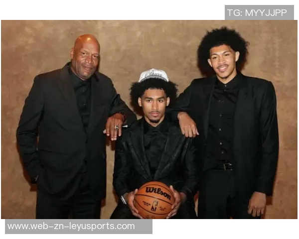 哈珀表现出色6投4中贡献9分3助攻正负值全队最高达到20分 哈珀表现出色6投4中贡献9分3助攻正负值全队最高达到20分