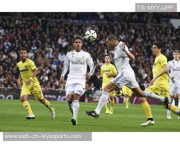 瓦拉内社媒晒与温格亨利合照观战科莫尤文重温足球传奇时刻 瓦拉内社媒晒与温格亨利合照观战科莫尤文重温足球传奇时刻