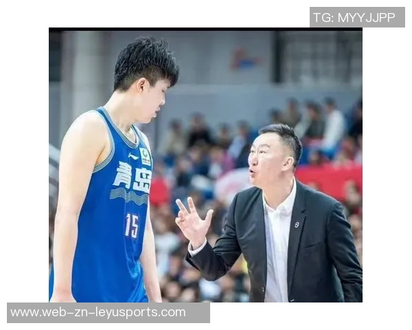 刘维伟调侃杨瀚森从婴儿肥到脸变大酒窝消失的变化历程 刘维伟调侃杨瀚森从婴儿肥到脸变大酒窝消失的变化历程