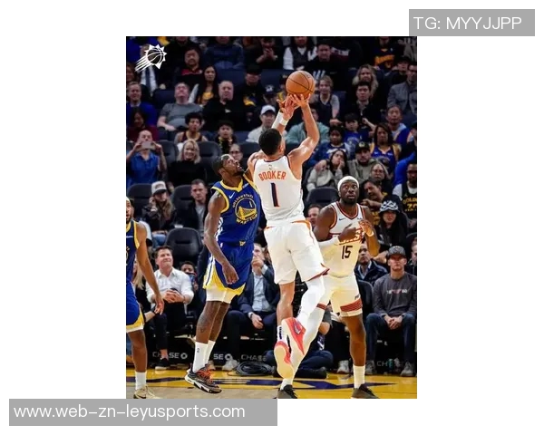 布克遭遇严密防守表现平平13投5中三分球命中率低迷仅得18分6失误