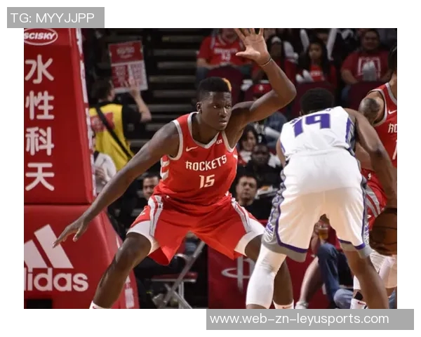 吉莱斯皮半场表现出色三分球命中率高达57贡献12分1助攻1封盖 吉莱斯皮半场表现出色三分球命中率高达57贡献12分1助攻1封盖