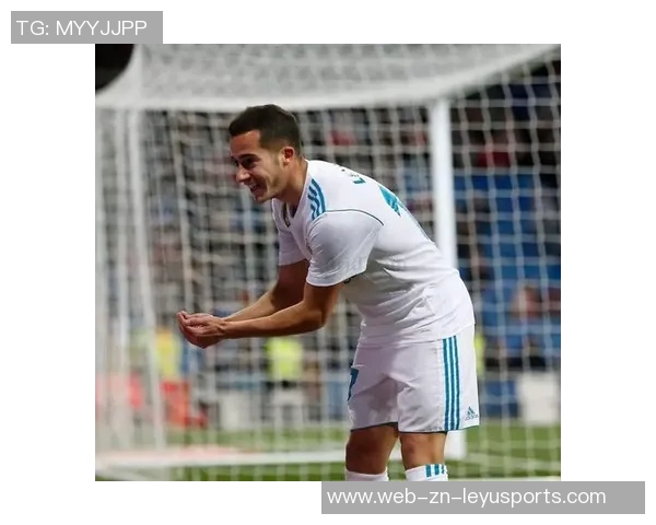 阿森西奥与女友重返伯纳乌现场观看NFL比赛引发热议 阿森西奥与女友重返伯纳乌现场观看NFL比赛引发热议