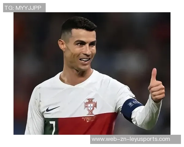 C罗社交媒体分享回归葡萄牙国家队照片帅气戴墨镜引发球迷热议 C罗社交媒体分享回归葡萄牙国家队照片帅气戴墨镜引发球迷热议