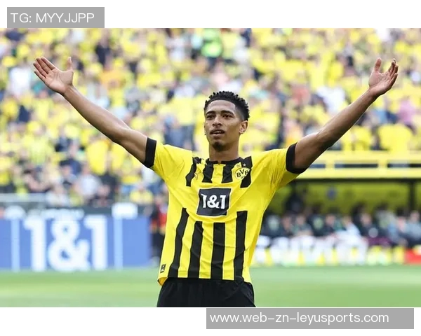 贝林厄姆半场换球衣引争议球迷调侃他自视过高如超级巨星