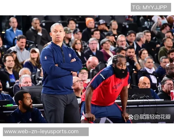 快船逆转19分再创佳绩小卡吸引防守三人展现团队实力