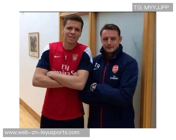 媒体人揭秘申花门将教练罗伯茨的辉煌履历曾任阿森纳米兰教练并在华夏执教